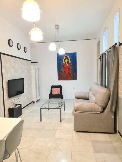 C Palacio Parking Segun Disponibilidad Sevilla Buitenkant foto