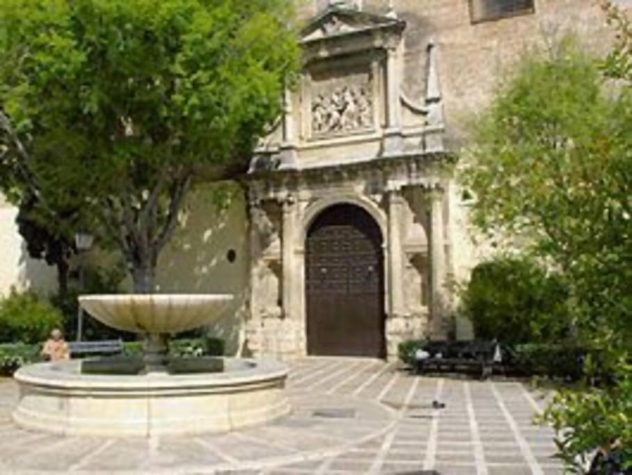 C Palacio Parking Segun Disponibilidad Sevilla Buitenkant foto