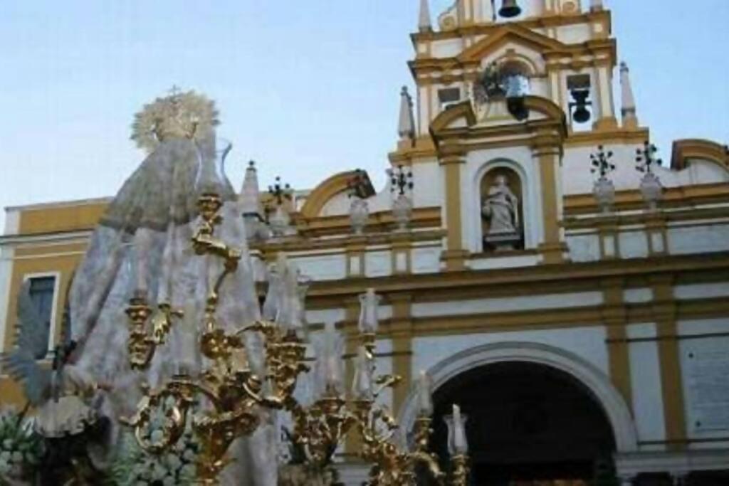 C Palacio Parking Segun Disponibilidad Sevilla Buitenkant foto