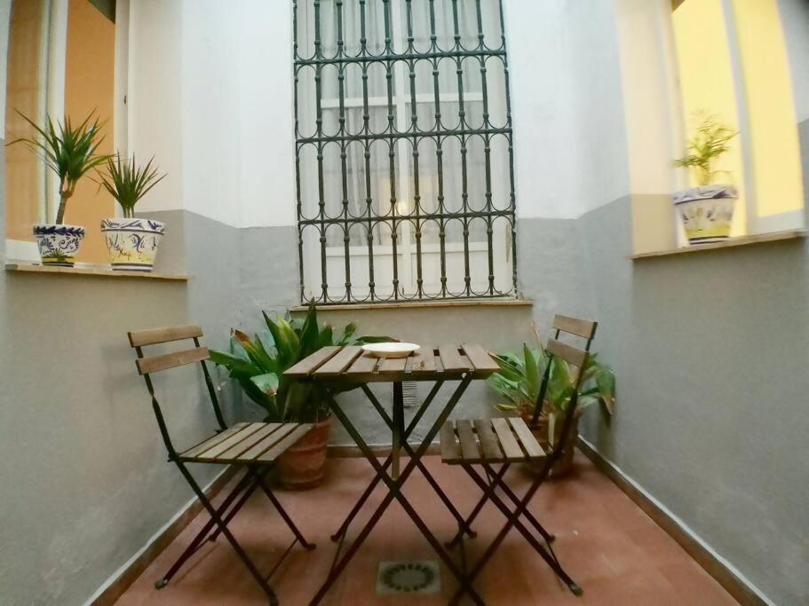 C Palacio Parking Segun Disponibilidad Sevilla Buitenkant foto