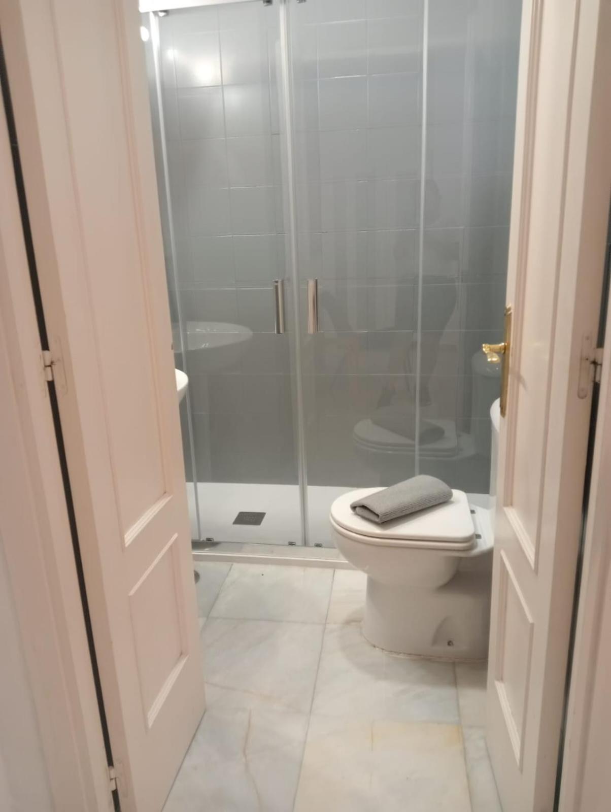 C Palacio Parking Segun Disponibilidad Sevilla Buitenkant foto
